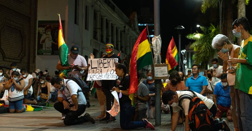 bolivians-protesting-on-city-street