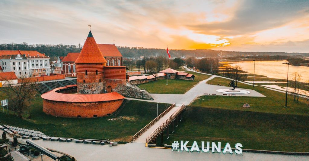 drone-shot-of-kaunas-castle